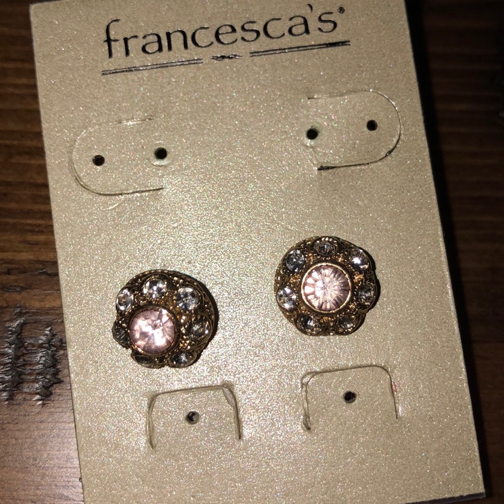 Francesca’s Flower Stud Earings - Picture 2 of 3